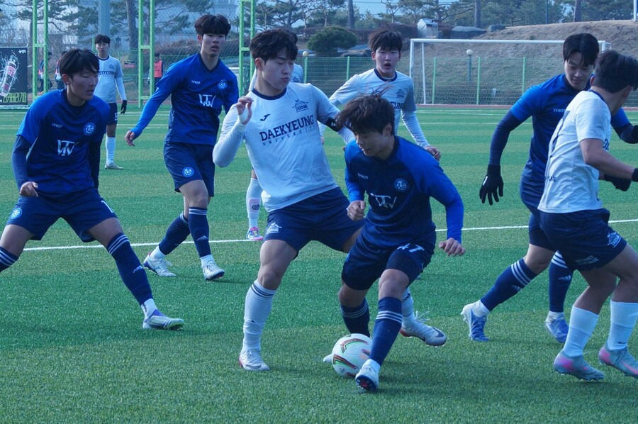 [스포티비뉴스X한국대학축구연맹 프레스센터]겨울 바람 뚫은 1·2학년의 골 잔치! 김천은 대학 축구 열기로 가득