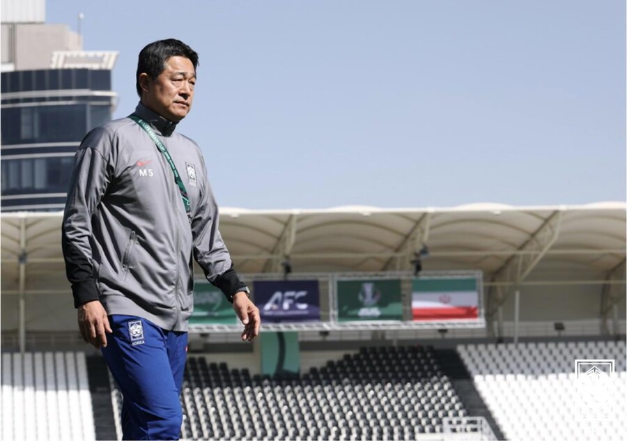 ▲ 득점 취소와 핵심 선수의 부상 이탈이라는 악재 속에서도 이민성 감독의 자신감은 꺾이지 않았다. 무기력한 무승부라는 비판 여론에도 불구하고 이 감독은 오히려 "게임 플랜 대로 되고 있다"며 다음 레바논전 승리를 확신했다. ⓒ대한축구협회