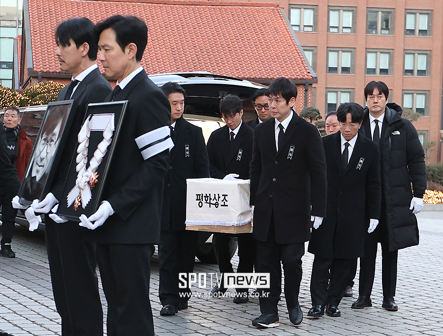 ▲ 정우성 이정재 조우진 설경구 박해일 박철민 유지태 ⓒ곽혜미 기자