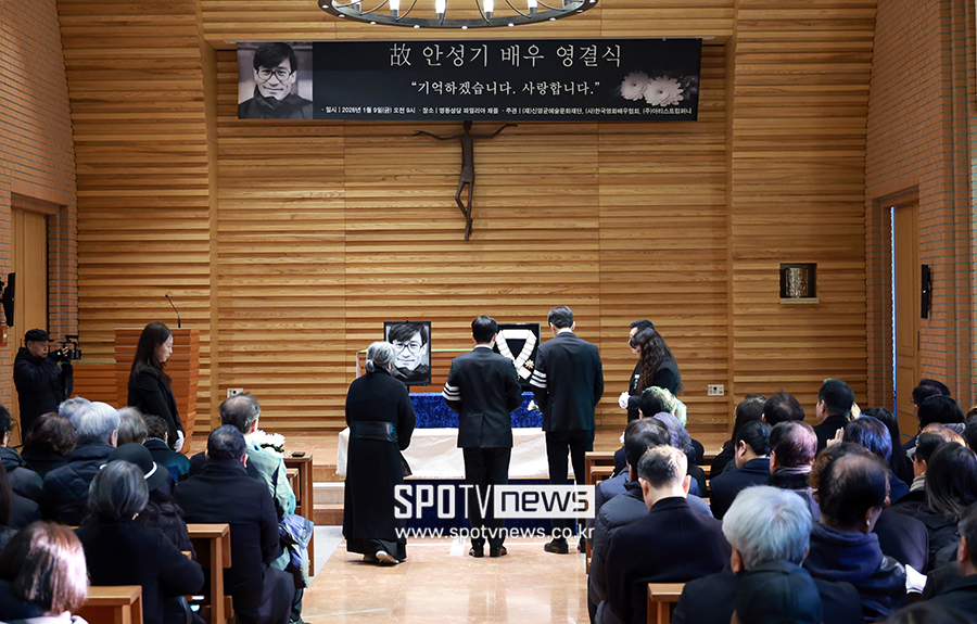 [포토S] 고 안성기 배우 영결식