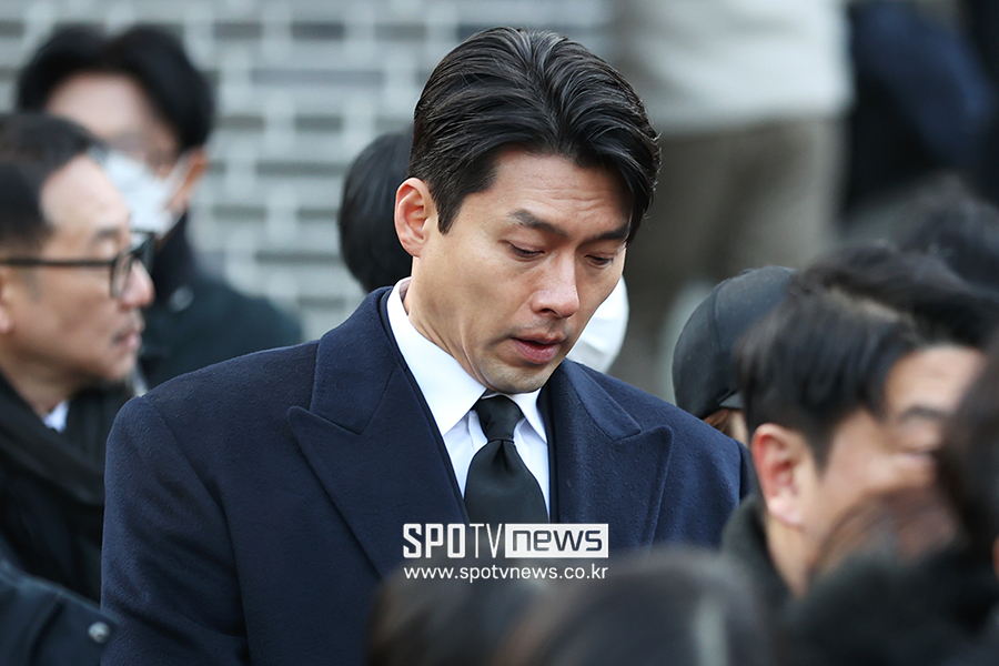 [포토S] 슬퍼하는 현빈