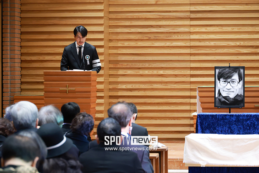 [포토S] 정우성, 눈물의 추도사