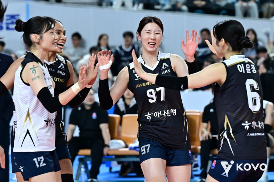 도로공사 홈 11전 전승 미쳤다…선두 굳히기 점점 현실로, 모마-실바 나란히 23득점
