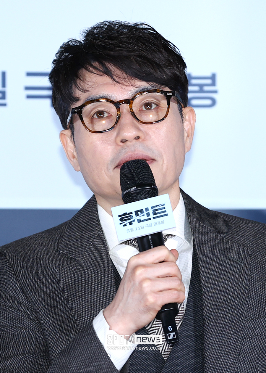 [포토S] 인사말 하는 류승완 감독
