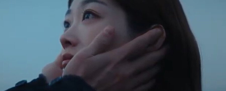 ▲ 블루 뮤직비디오. 출처| 뮤직비디오 캡처