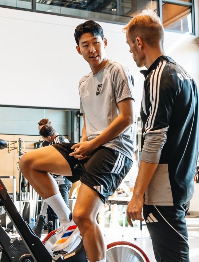 ▲ 데뷔 시즌의 놀라운 개인 성적에도 우승에 실패한 손흥민은 2026시즌 정상 등극의 명확한 목표를 설정했다. LAFC는 신임 사령탑 도스 산토스 감독의 지휘 아래 프리시즌 일정을 시작했다. 손흥민은 바이에른 뮌헨 U-23을 상대한다. ⓒ LAFC