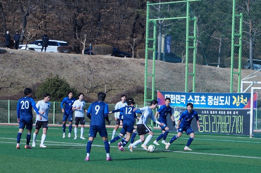 ▲ 대구과학대는 1-2학년 대학축구연맹전 조별예선에서 중앙대를 이기는 등 2승1패로 돌풍을 일으켰지만, 골득실에서 울었다. 주장 정종혁은 눈물을 쏟았다. ⓒ한국대학축구연맹