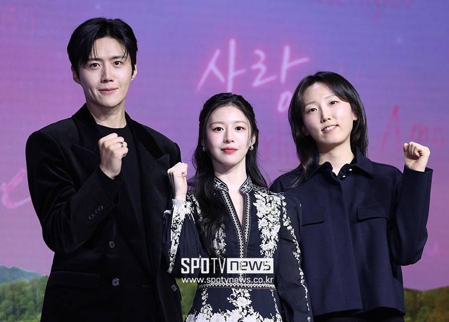 [포토S] 김선호-고윤정-유영은 감독, '파이팅!'