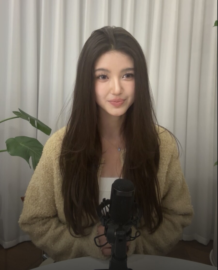 뉴진스 못 놓은 다니엘, "소송 얘기 해드리겠다" 핵심만 영어 썼다[이슈S]