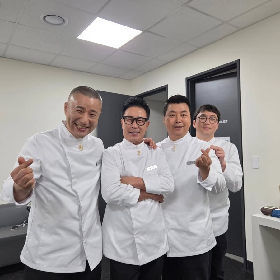 정호영 "최강록, 모자벗은 사진 공개 미안…친하게 지내자" '흑백2' 우승축하