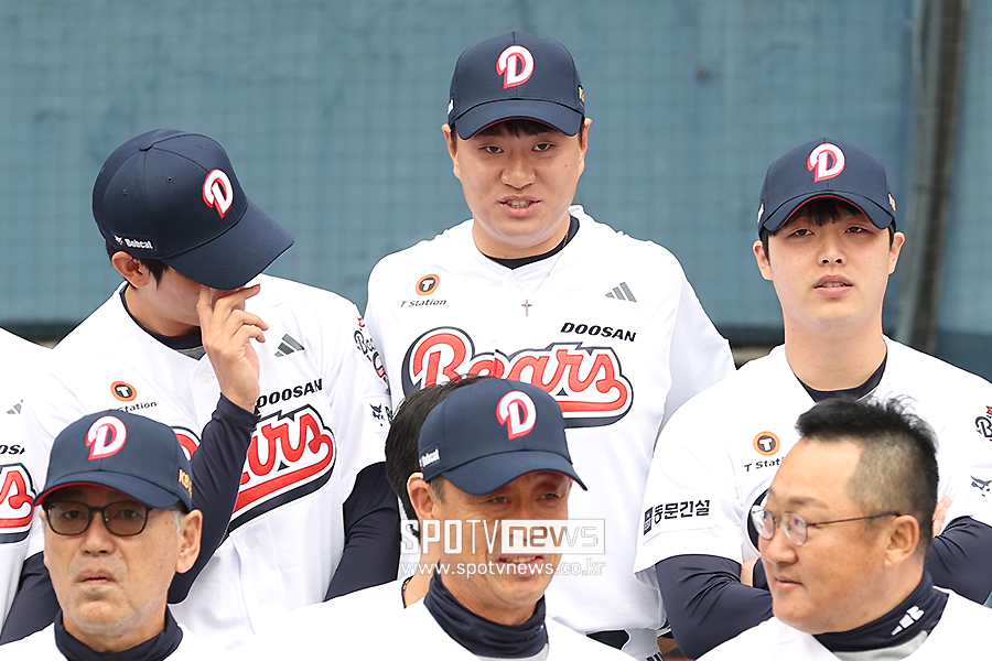 두산 52억 풀베팅에 FA 이적 고민 사라졌다…이영하 "타팀 제안에 마음이 흔들릴 때도 있었다" 고백