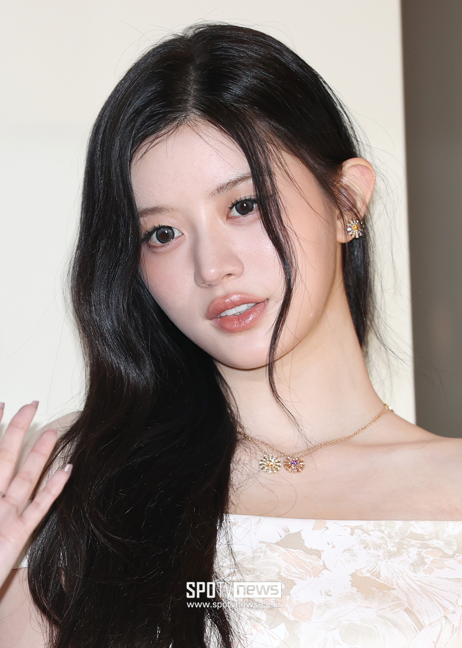 [포토S] 아일릿 민주, '빠져드는 미모'