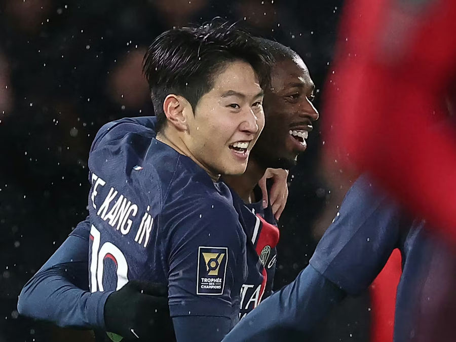 [속보] HERE WE GO 떴다, 이강인! 나는 PSG 좀 더 뛸거야…‘계약 동기→발동도르 위너’ 뎀벨레 전격 재계약 협상 