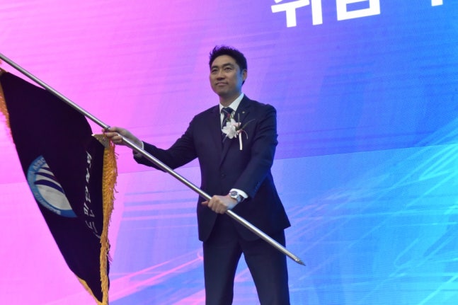 [단독 인터뷰①] 금메달리스트→원광대 교수→韓 배드민턴 지휘자 변신…김동문 회장 "내 꿈은 설명하는 협회입니다"