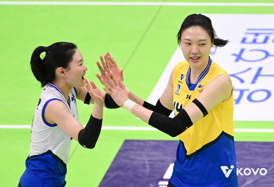 '양효진 블로킹 6방' 현대건설, 1위 도로공사 맹추격…인쿠시 2득점 그친 정관장 4연패