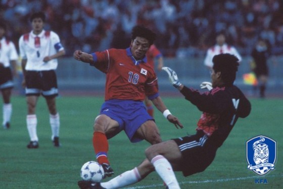 아! 황선홍…고통의 한국 VS 중국 A매치 정기전 부활하나…이용수 축구협회 부회장 "모든 연령대 대표팀 교류 희망"