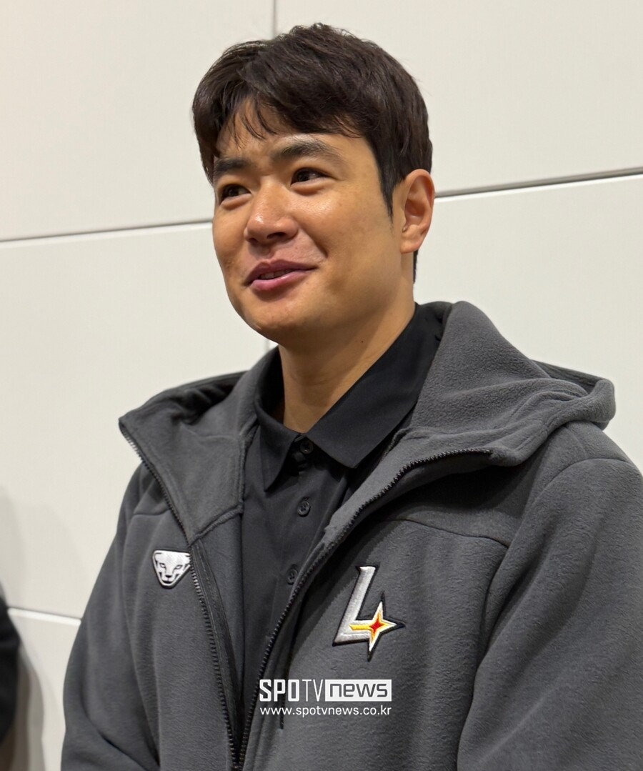 두산 떠난 18년 원클럽맨이 '심쿵'한 사연…韓 180승 투수+518홈런 타자의 '특급환영'