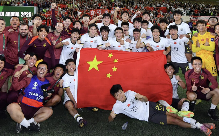 "韓 2-0 울린 '푸체 매직' 통했다!" 中매체 대환호...아시안컵 22년 만에 결승행 쾌거 "중국축구의 봄이 왔다"→황태자는 '언더독 반란' 예고