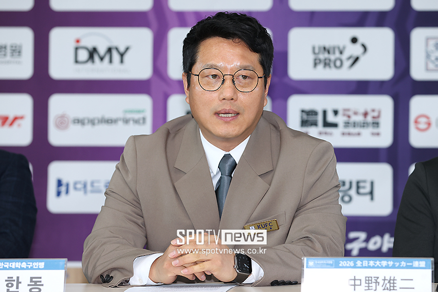 [포토S] 질문에 답하는 박한동 회장