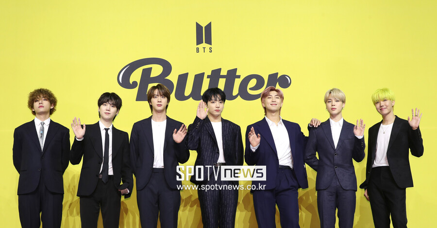 방탄소년단, '역사적' 광화문광장 완전체 컴백 공연 성사…"조건부 사용 허가"
