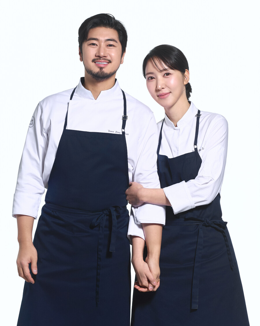 '흑백2' 김희은♥윤대현 셰프 부부, 방송 활동 시작하나…추성훈과 한솥밥[공식]