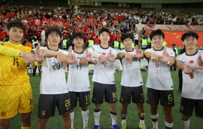 ▲ 중국축구는 새 역사를 쓰고 있다. 조별리그 1승 2무로 간신히 8강에 오른 뒤 우즈베키스탄과 0-0으로 비긴 후 승부차기 승리, 그리고 베트남 완파까지. 단 두 번의 승리로 아시안컵 결승 무대에 도달했다. 중국 U-23 역대 첫 쾌거다. 무엇보다 이번 대회 5경기 연속 무실점이 인상깊다. ⓒ 아시아축구연맹