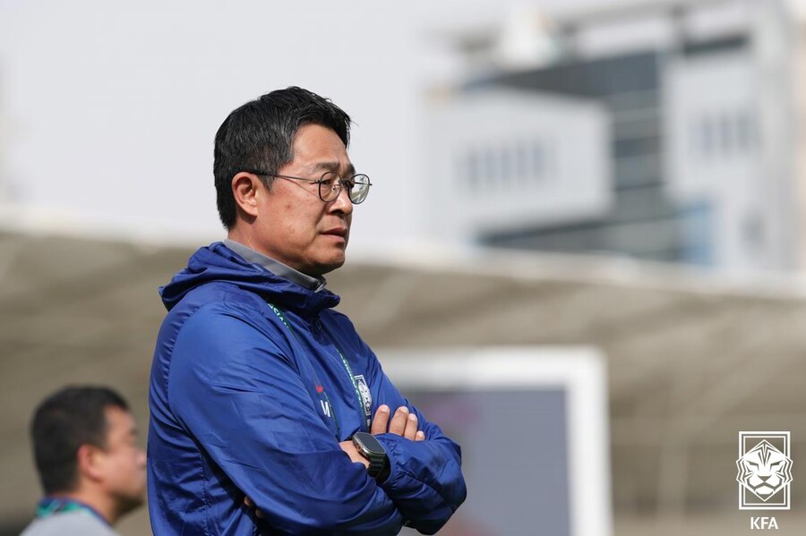 韓 축구, 동남아급으로 만든 이민성호…사우디에 0-6, 중국에 0-2, 2살 어린 일본에 탈락, 10명 베트남에도 패배 → 져도 너무 졌다
