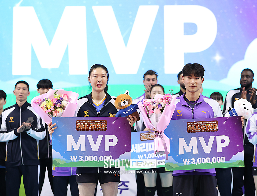'김연경도 지켜봤다' 양효진-김우진 올스타전 MVP 영예…베논 123km 강서브 역대 타이