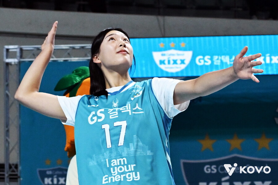 '제 2의 김연경' 손서연, 배구협회 최우수선수 선정…이승여 감독은 최우수지도자상