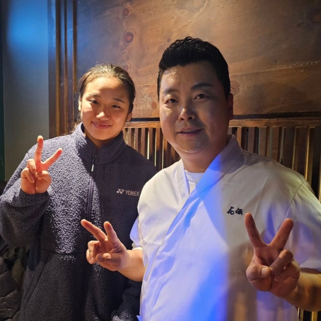'깜짝' 안세영 여기서 등장! 30연승+6개 대회 연속 우승 이후…'아시아 정상' 위해 흑백요리사 정호영 식당서 재충전 완료