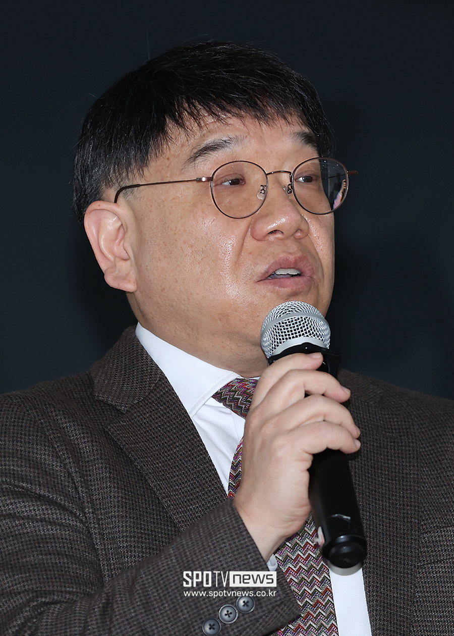 [포토S] 민희진 전 대표 측 입장 밝히는 김선웅 변호사
