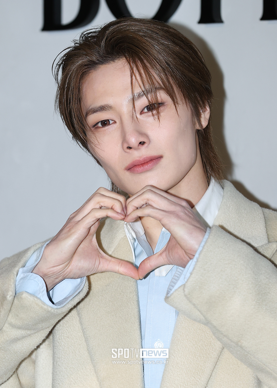 [포토S] 스트레이키즈 아이엔 '하트 받으세요'