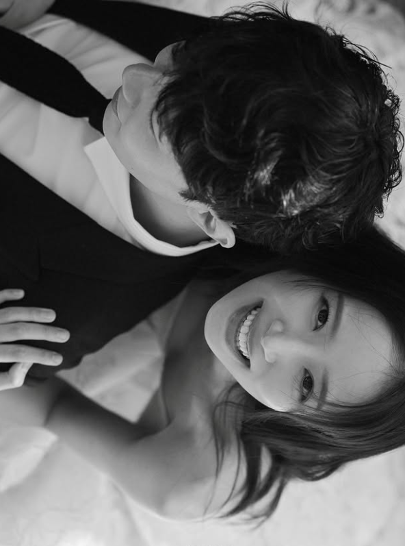 '스타트업CEO♥' 김지영, 2세 미모 기대되는 웨딩화보 공개