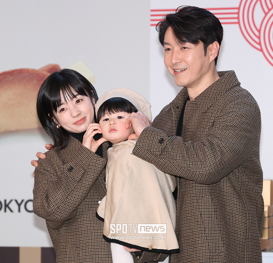 [포토S] 심형탁-사야 부부, '사랑하는 하루 얼굴에 볼하트~'