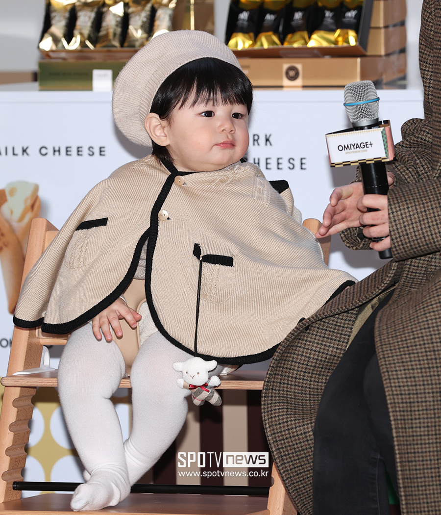 [포토S] '심형탁 아들' 심하루, '마이크가 신기해~'