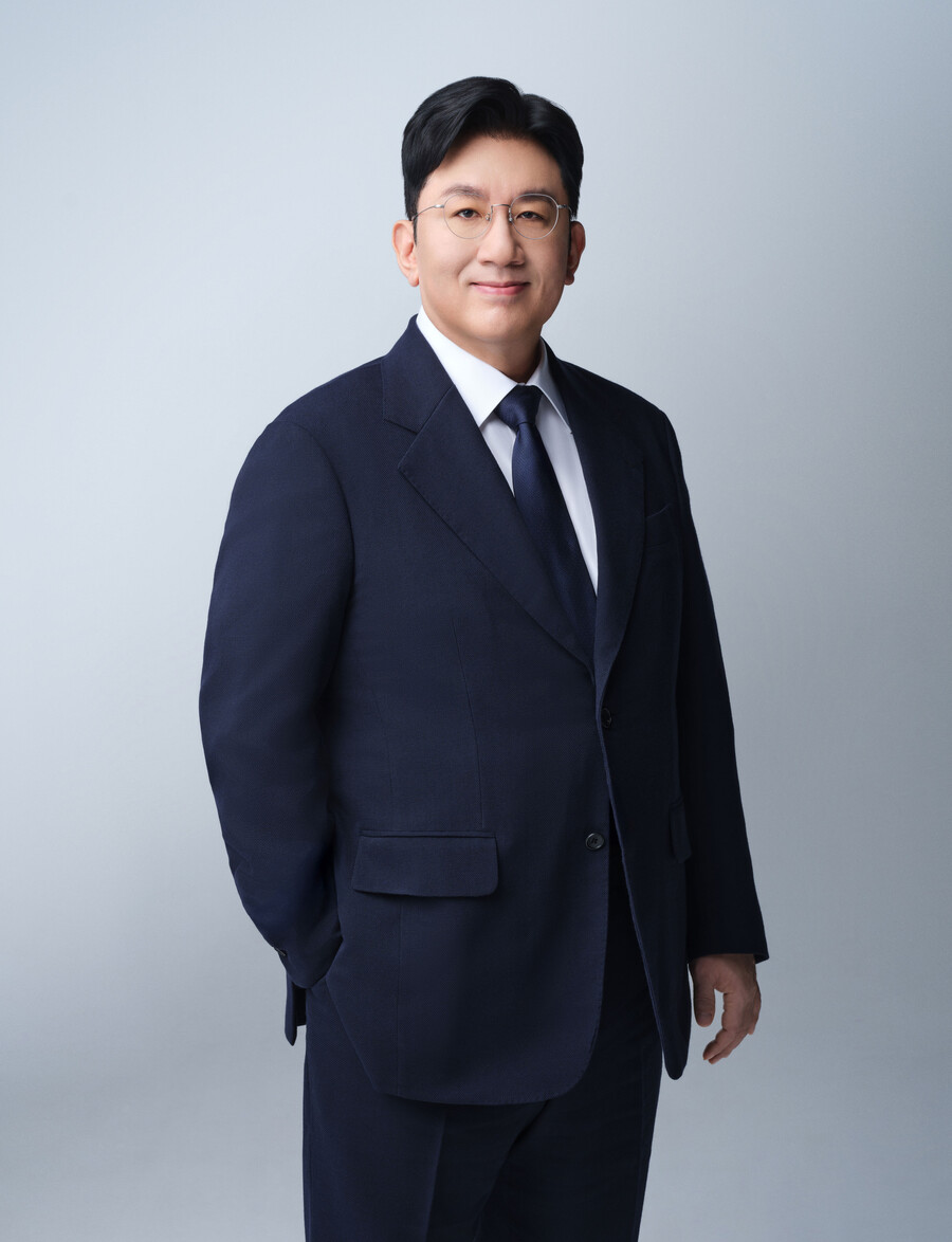 방시혁 등 하이브 경영진 3인, '2026 빌보드 파워 100' 선정