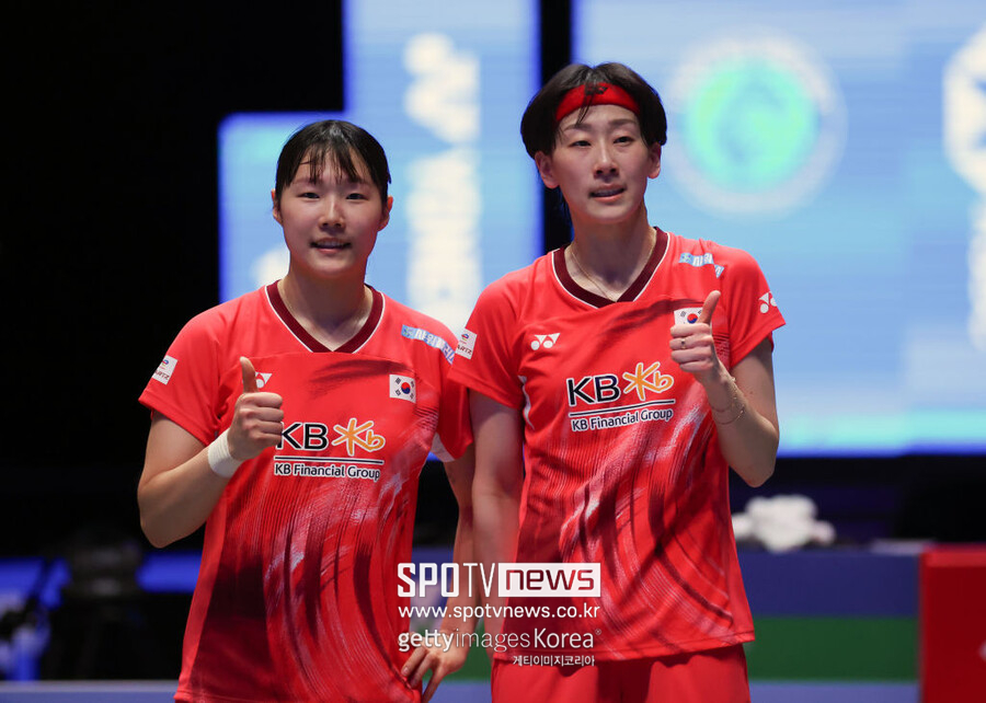 ▲ 이소희-백하나조는 지난해 연말 세계배드민턴연맹(BWF) 월드투어 파이널스 2025 여자 복식에서 일본의 후쿠시마 유키-마츠모토 미유를 꺾고 26년 만에 연속 우승을 이뤄낸 바 있다.