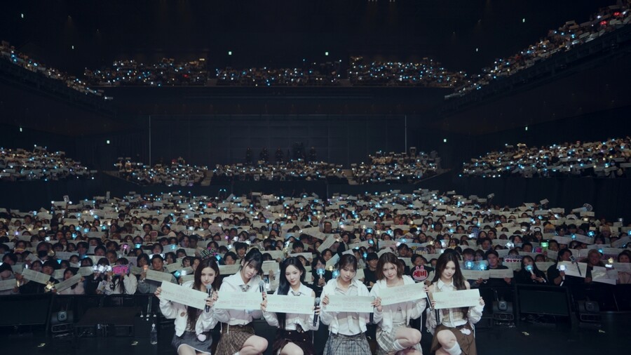 ▲ 이즈나. 제공| 웨이크원