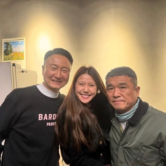김건모, 누명은 벗었는데…굳은 표정→수척 근황에 쏟아진 걱정[이슈S]