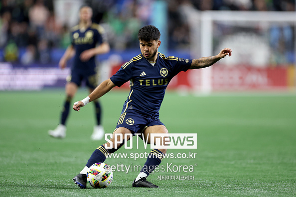 [오피셜] '흥민이 형, 2년 반 더 함께 해요' LAFC와 동행은 계속된다...라포소, 재계약 체결 완료