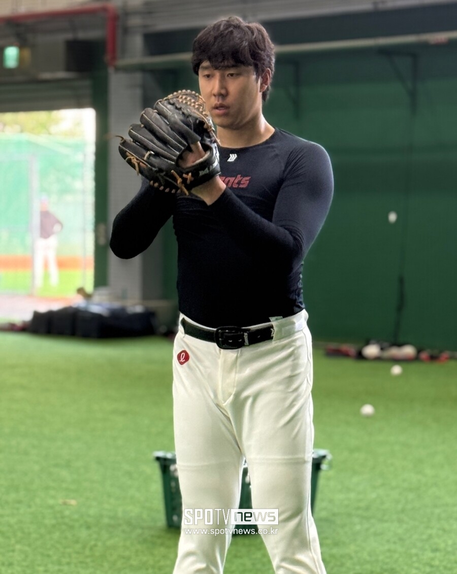 160km 윤성빈도, 홍민기도 살려낸 '상진매직'…김상진 코치, 삼성의 아픈손가락 전담마크 시작됐다