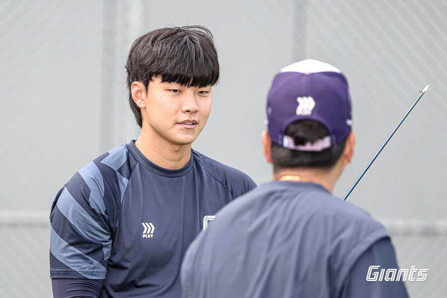 "의견 충돌 있었어요" 스리쿼터→오버핸드→스리쿼터, 롯데 156km 파이어볼러가 성장하는 과정