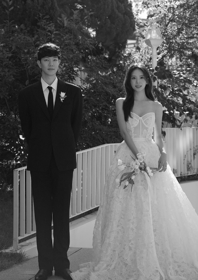 '하시 몰표女→사업가와 결혼 공통점' 박지현, 김지영 결혼식 인증 했다