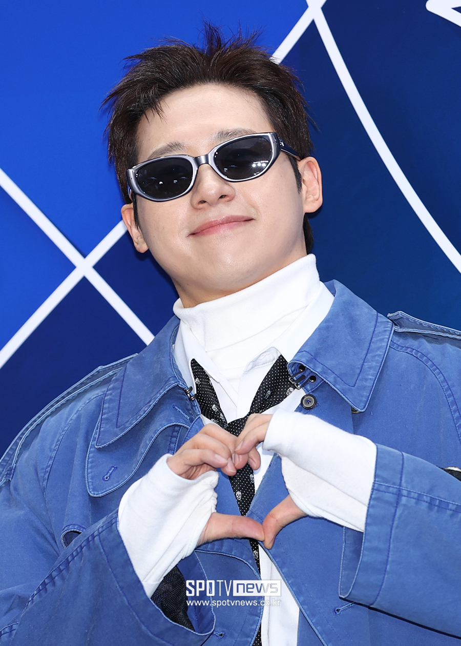 [포토S] B1A4 신우, '하트 뿅!'