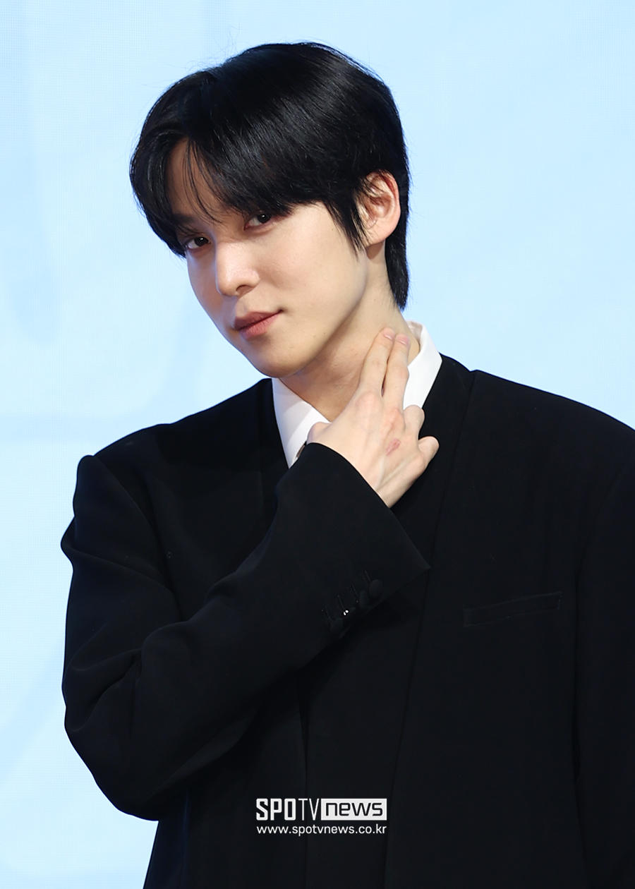 [포토S] 에이티즈 윤호, '포인트 안무'