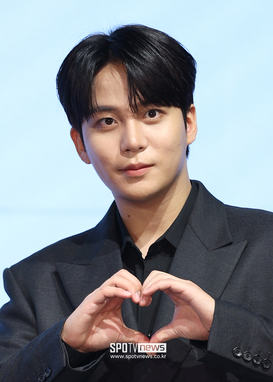 [포토S] 에이티즈 종호, '하리보의 하트'