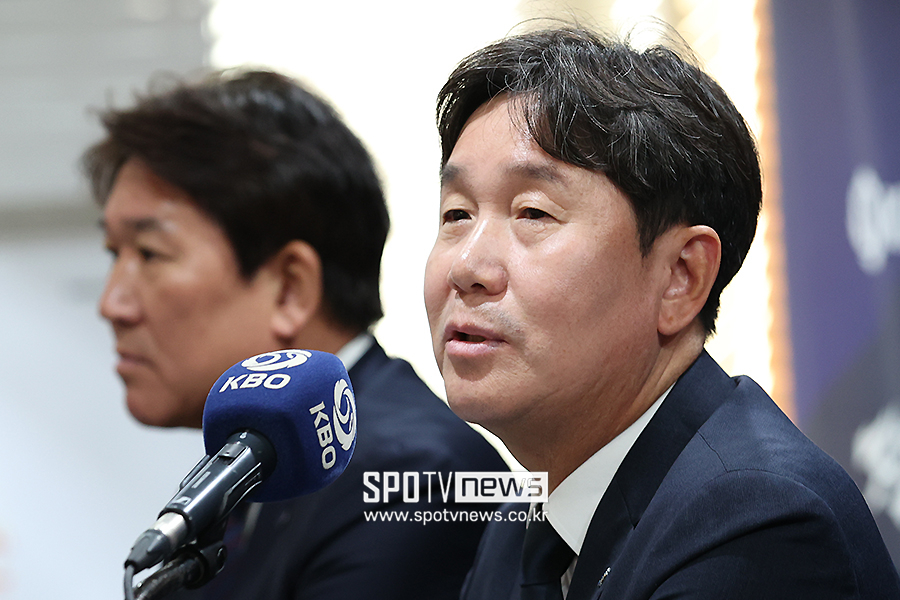 ▲ 류지현 감독. 2026 월드베이스볼클래식 한국 야구 대표팀을 이끄는 류지현 감독이 6일 최종 엔트리 30인 선발 관련 공식 기자회견에서 샌프란시스코 자이언츠 외야수 이정후를 대표팀 주장으로 결정했다고 밝혔다. ⓒ곽혜미 기자