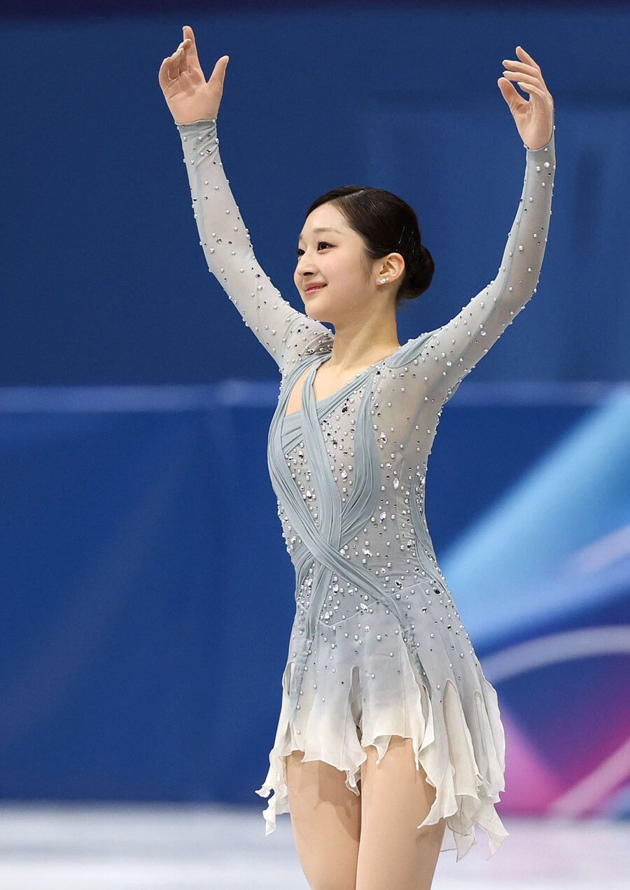 ▲ ‘스포니치 아넥스’는 “얼음의 요정 같다”, “한국의 신지아 선수 정말 귀여웠다”, “한국 신지아 선수는 귀엽고, 스타일도 김연아 선수를 떠올리게 하는 유연함이 있다”, “뭐지, 아이돌처럼 귀엽다”, “잘 몰랐는데, 한국의 신지아 선수는 인기가 많을 것 같다”는 일본 네티즌들의 반응을 덧붙이기도 하며 비상한 관심을 드러냈다. ⓒ연합뉴스