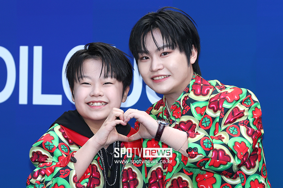 [포토S] 황민우-황민호 형제, '패션쇼 나들이 왔어요~'