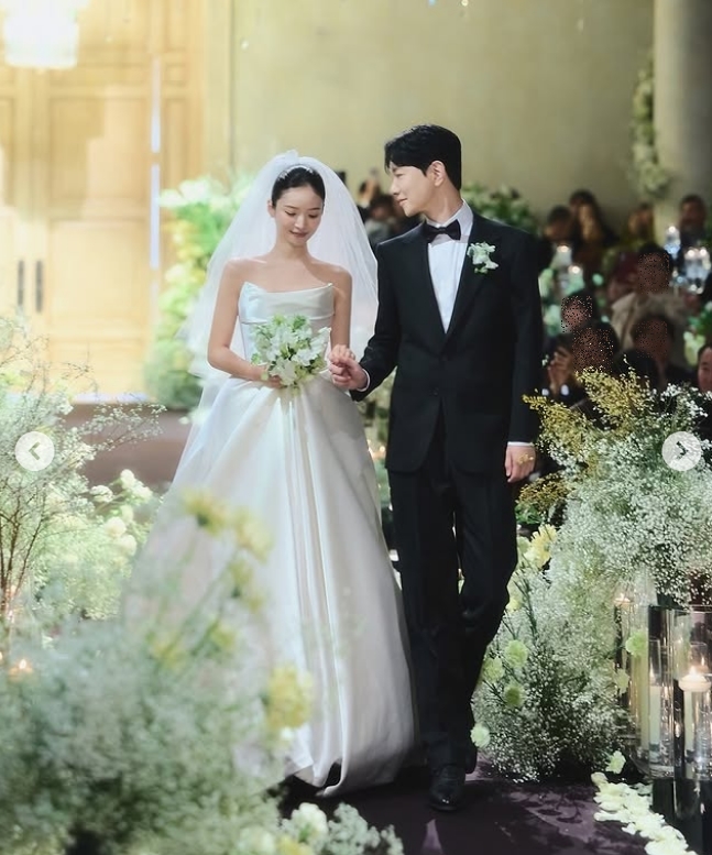 김지영, 호화+화려 결혼식 내부사진 공개..잘생긴 남편+잘 감춘 D라인